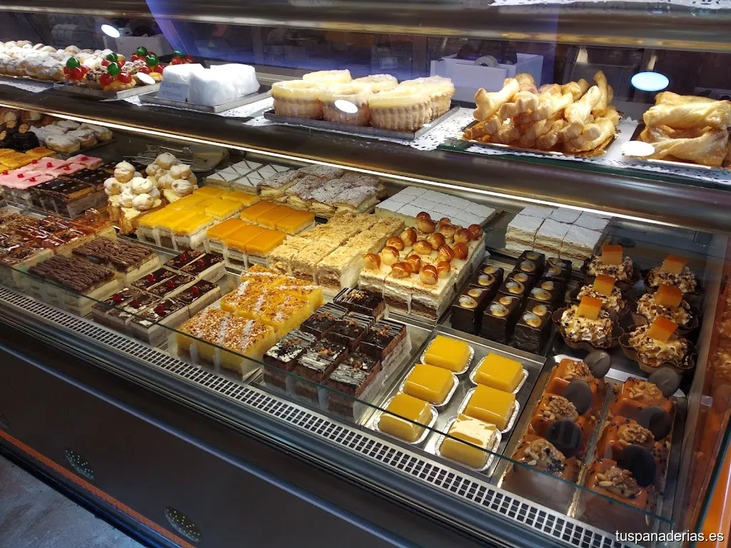 Dulcería Pastelería Nova Ruiz