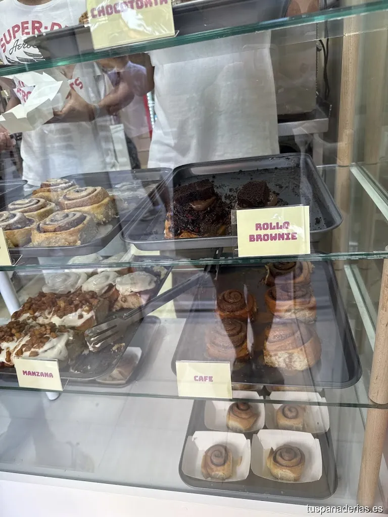 Cinnarela Coffee & Bakery