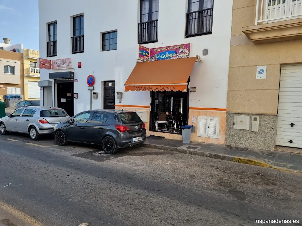 Panadería y Dulcería La Guinda