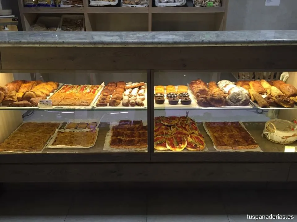 Forn Mateu, Els Ibarsos Carnisseria, Cafeteria