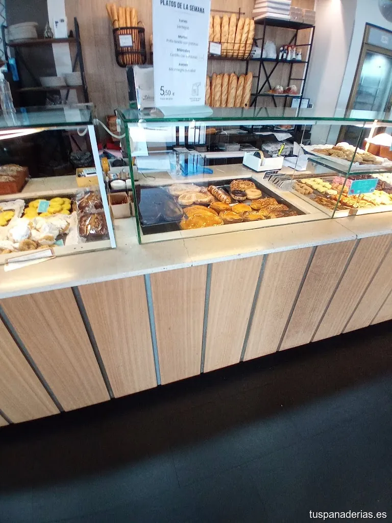 Cafetería Pastelería La Moderna