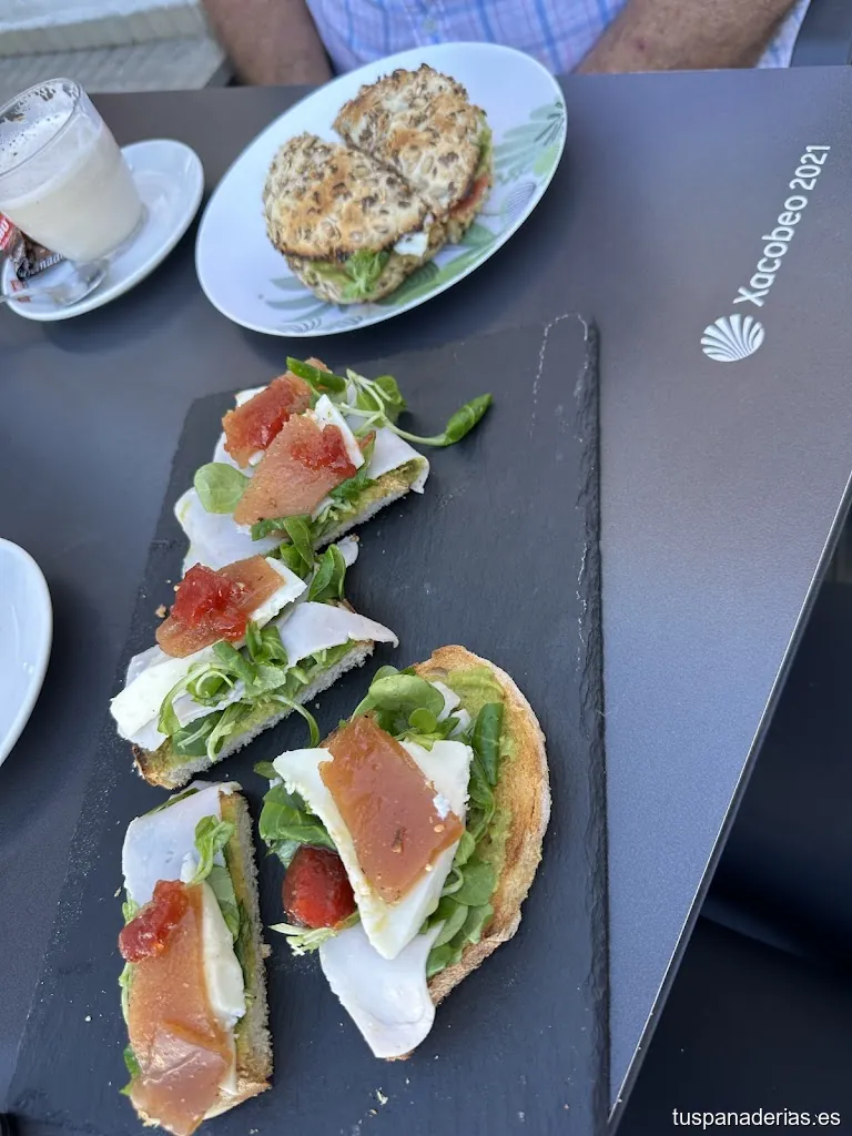 Cafetería Cervecería El Bastinazo