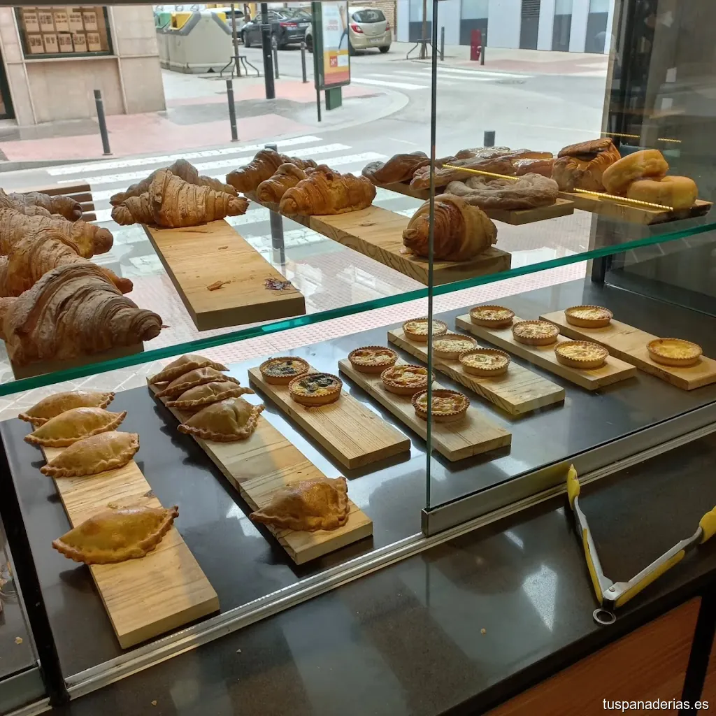 MORA 1759 Pastelería