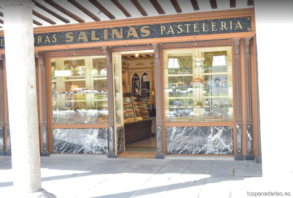 Pastelería Cafetería Salinas 🎂