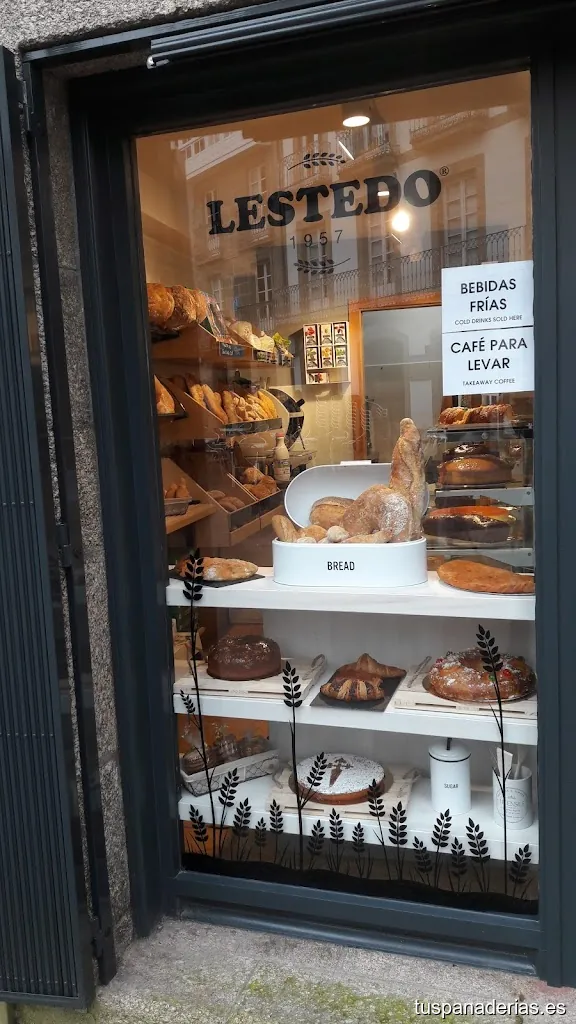 LESTEDO 1957, PAN & DOCES