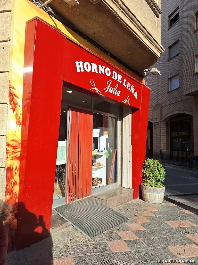 Julia Horno de Leña