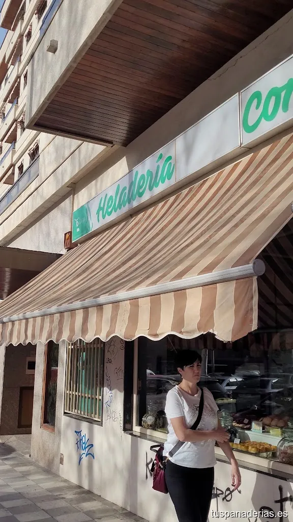 Pastelería Las Delicias S L L