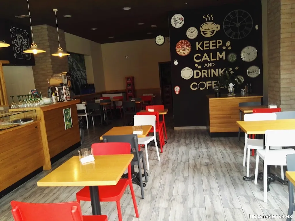 Pasteleria Heladeria La Tentación Café