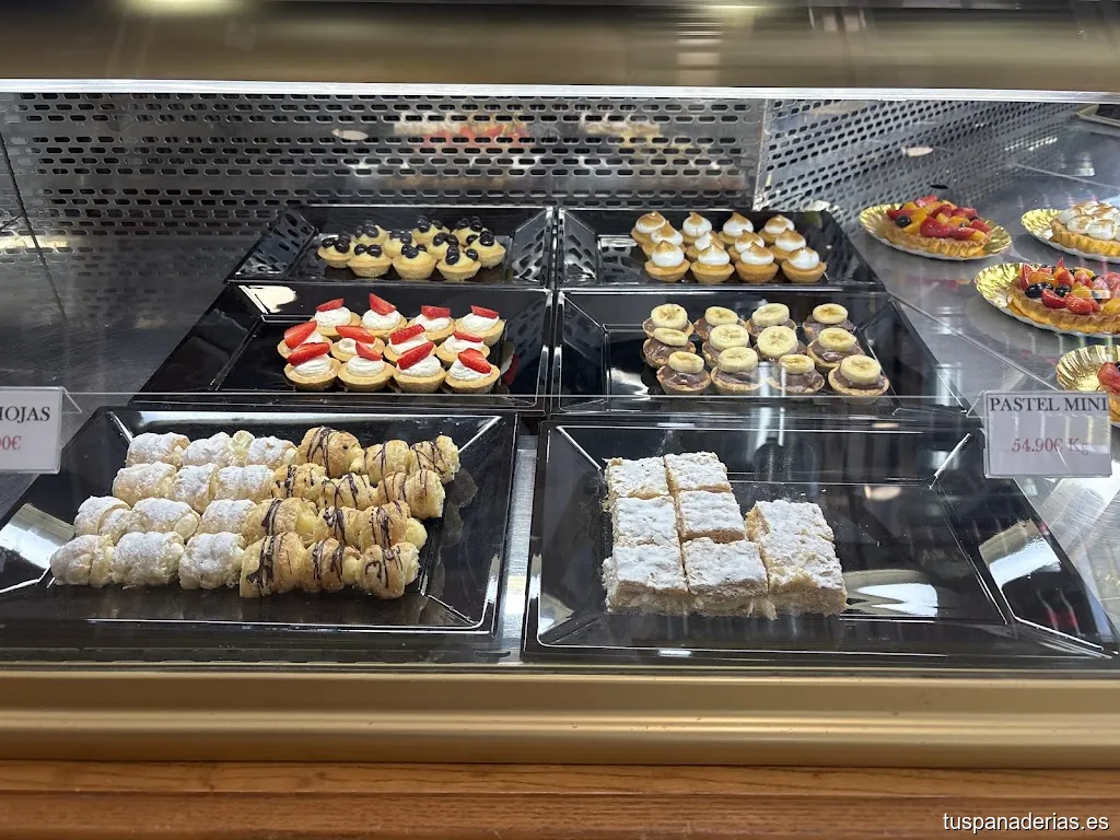 Pasteleria Mariluz by Alfajores Torreon del Monje