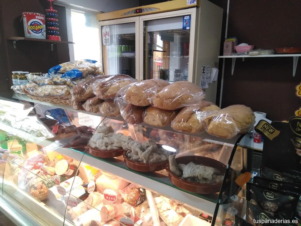 PANADERÍA, PASTELERÍA EL MERENGUE