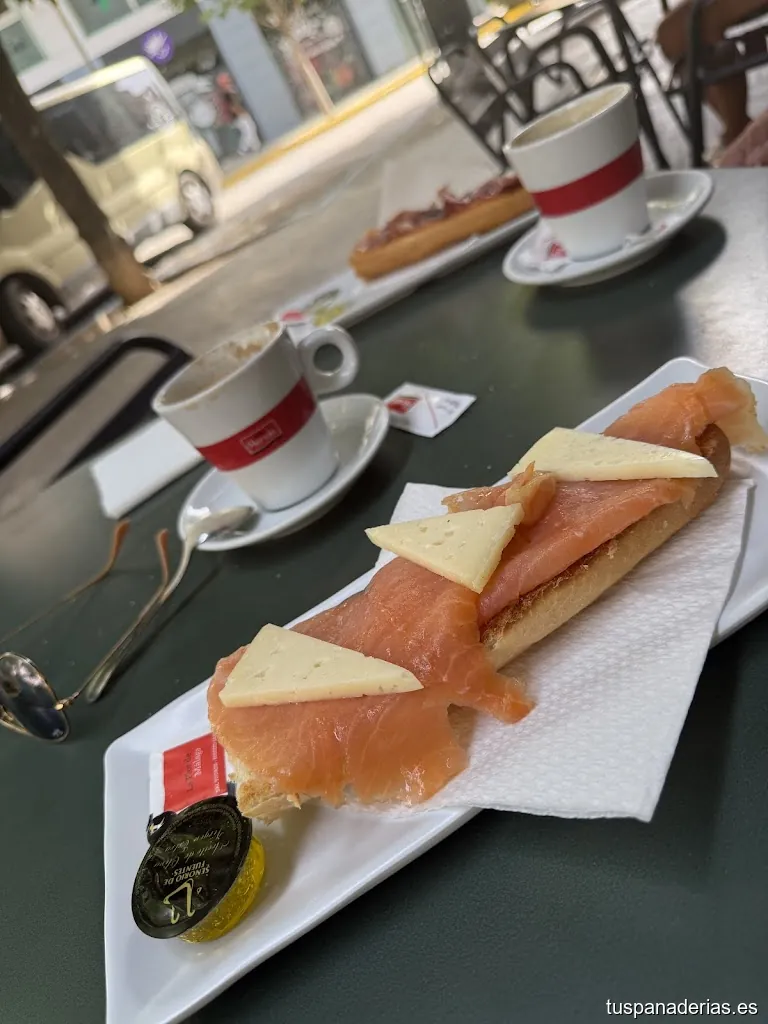 Cafetería Bar Plaza del Rollo