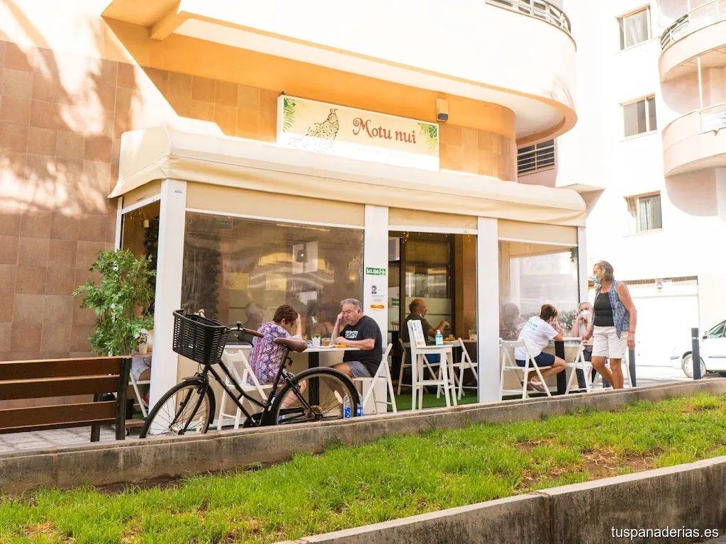 Motu Nui Cafetería y Pastelería