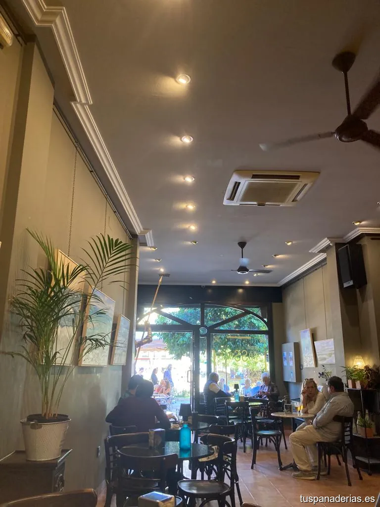 GALERIA • PASSAGE • CAFE