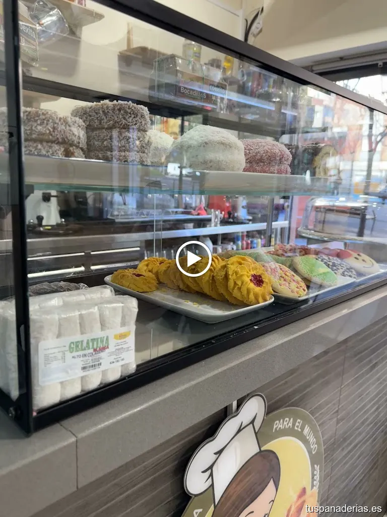 Panadería y Pastelería La Colombiana