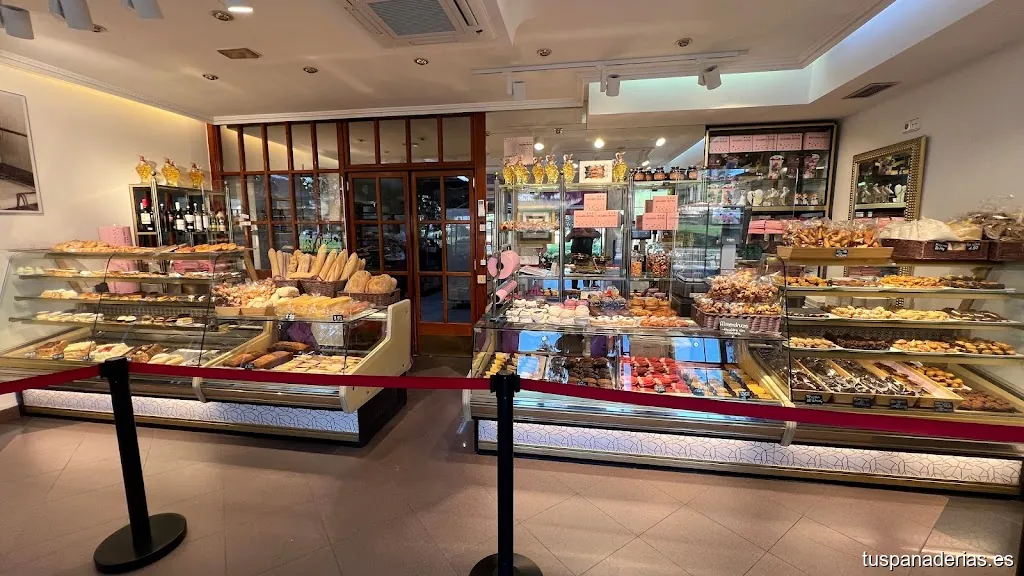 Pastelería Hojaldrería Cristina