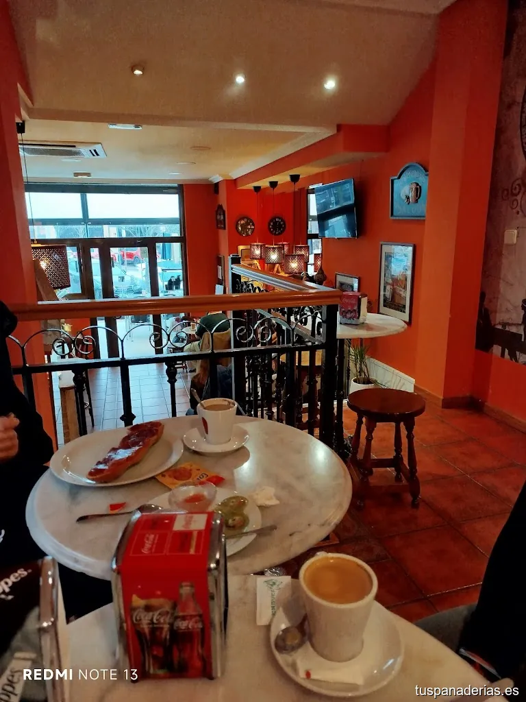 Cafetería Pastelería Cediel