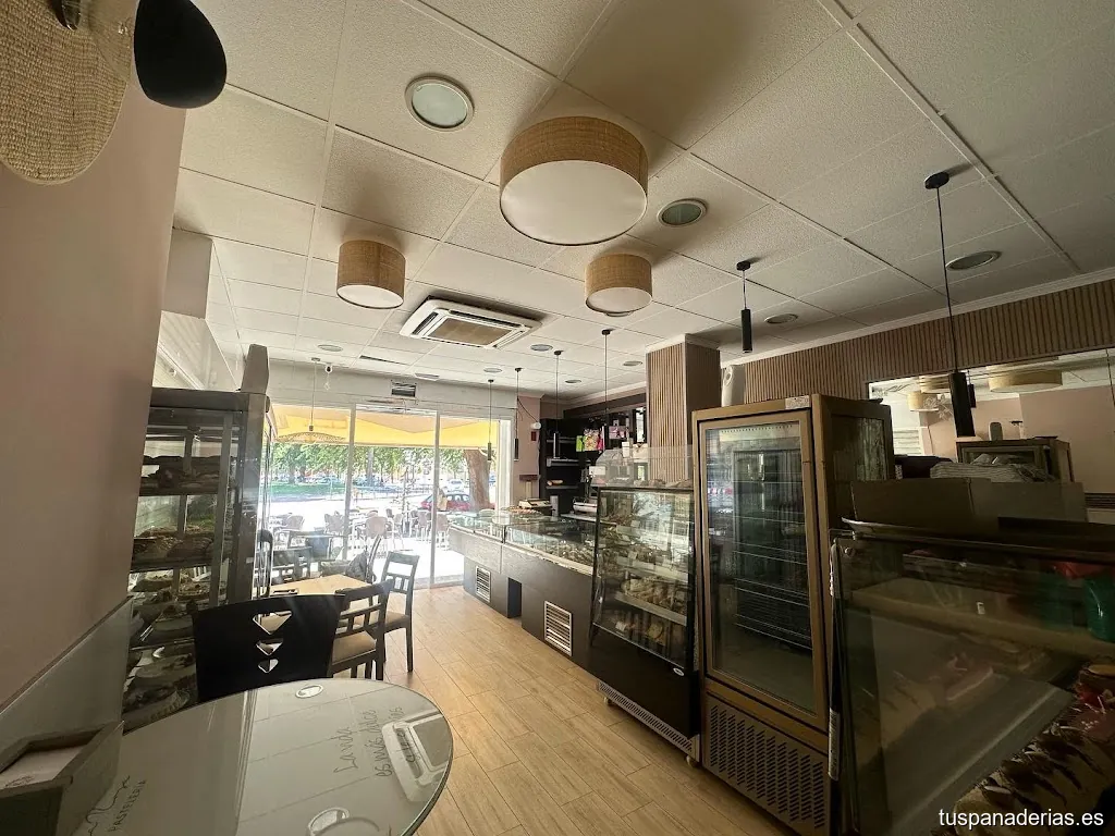 Pastelería Heladería La Rosa