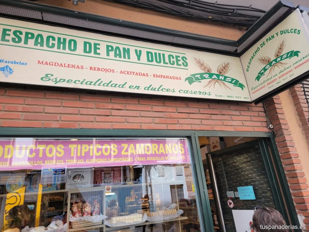 Despacho de Pan y Dulces Transi