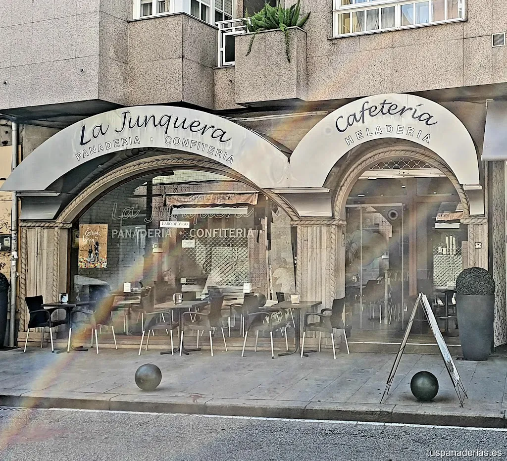 La Junquera Cafetaría Panadaría