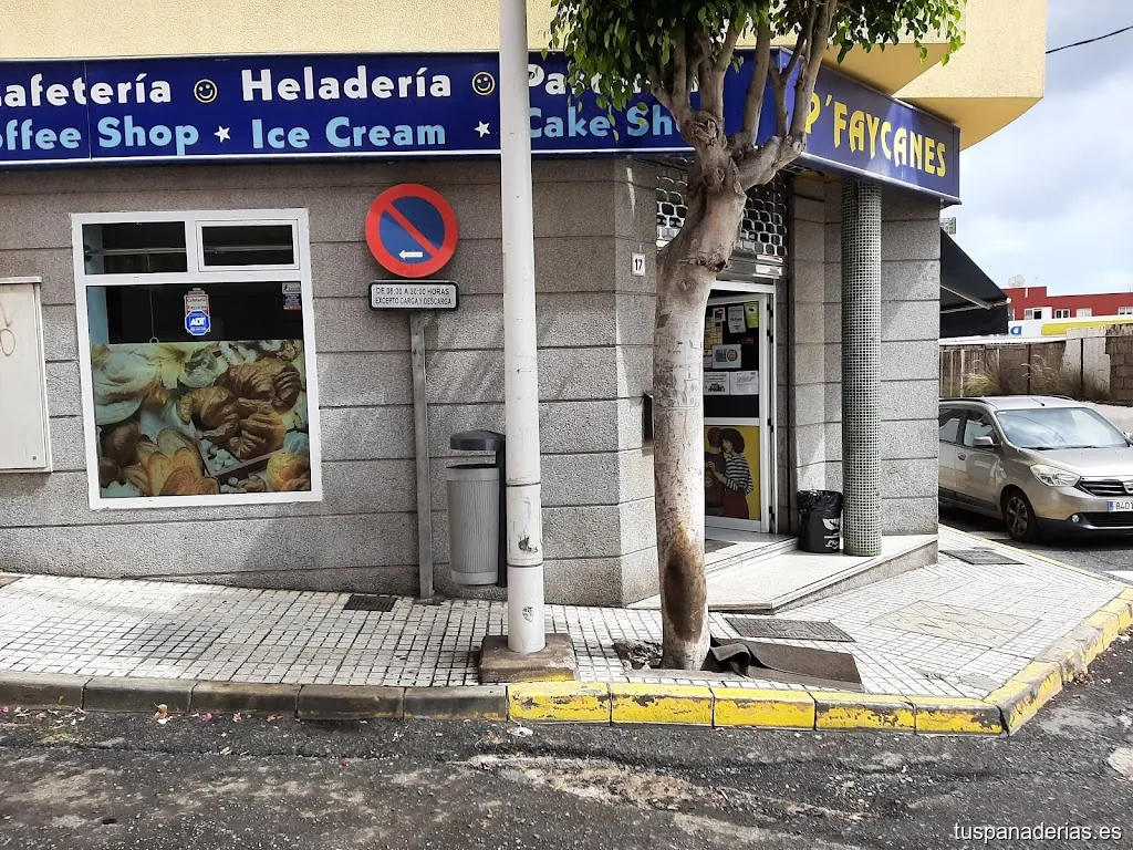 Panadería y Cafetería Faycanes El Punto