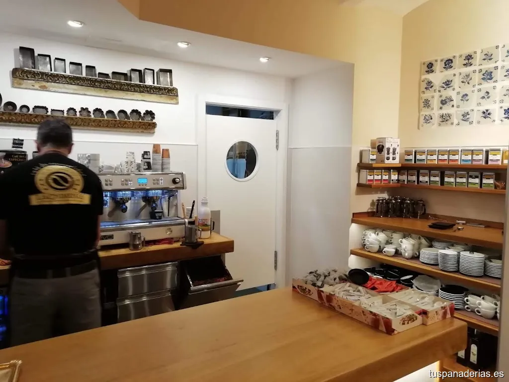 Cafetería Pastelería La Chimenea