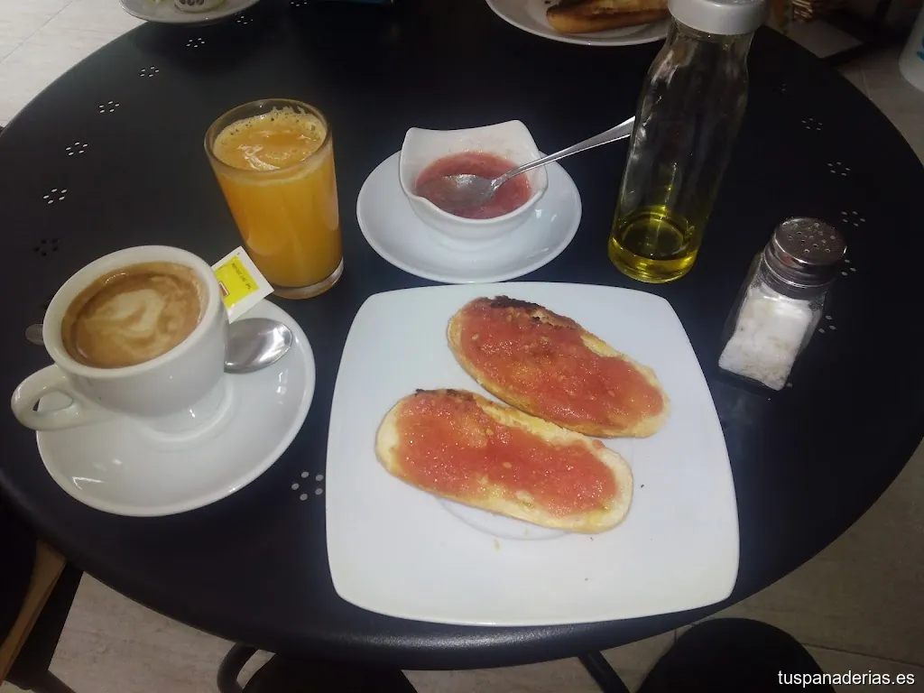 Despacho De Pan el buda cafeteria panaderia bolleria y pasteleria.