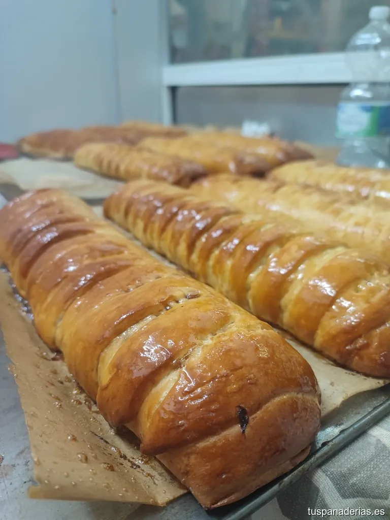 PAN COMIO MARACENA DESPACHO DE PAN Y CROISSANTERÍA. Y SIN GLUTEN.