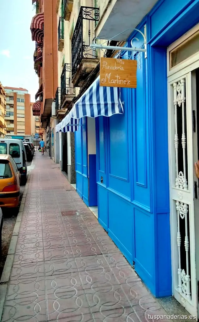 MARTÍNEZ PANADERÍA. HORNO DE LEÑA.