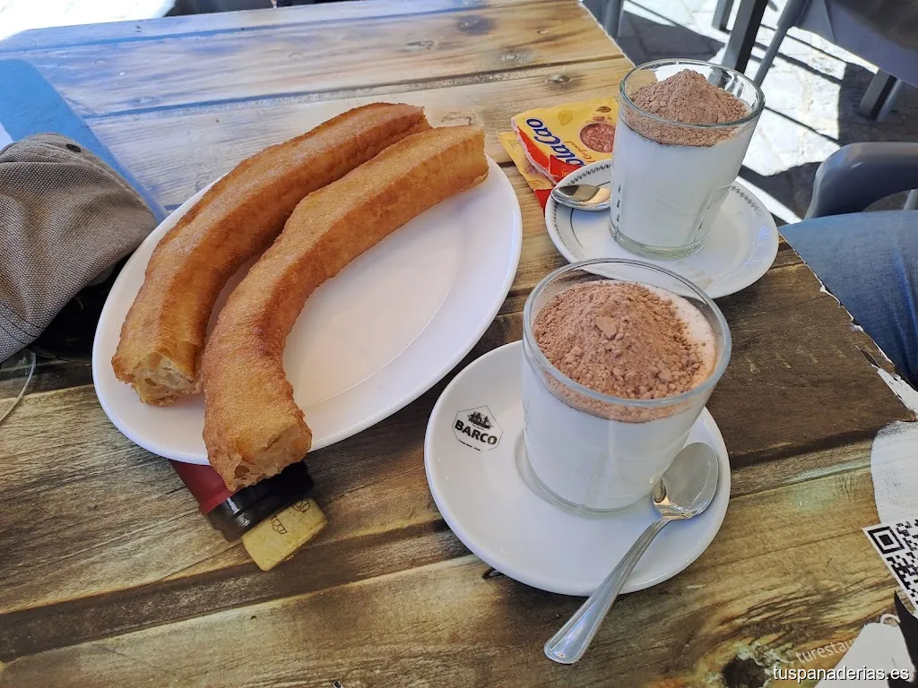 Cafetería - Bar El Rollo