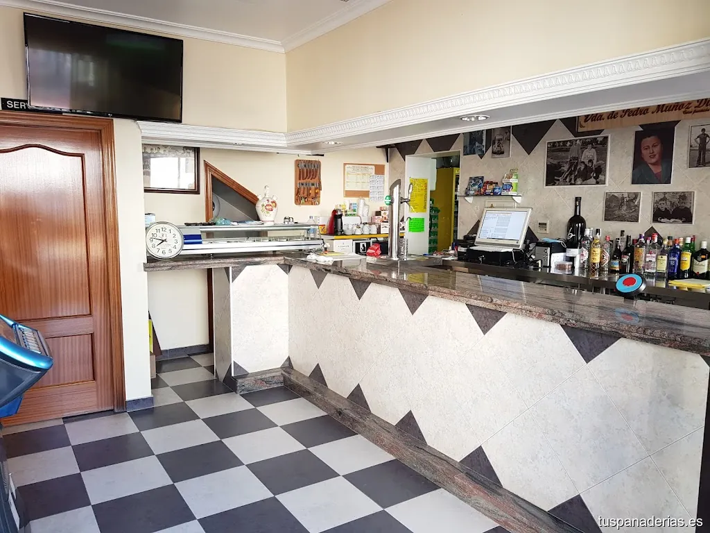 Autoservicio Hermanos Bernal y Bar La Viuda