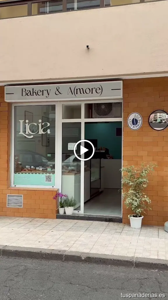 Licia Bakery & A(more)
