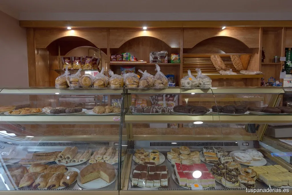 Panadería, pastelería y cafetería "Cuatro Estaciones"