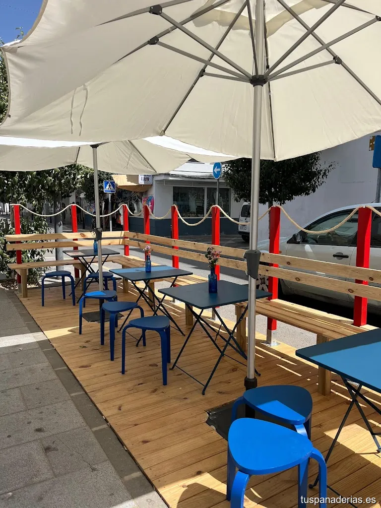 Guiris. Specialty Coffee & Pasteles Caseros