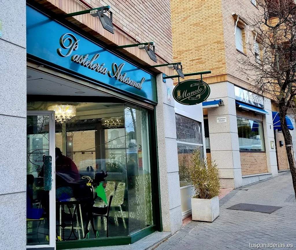 Pastelería Manolo by Hermanas Manzano