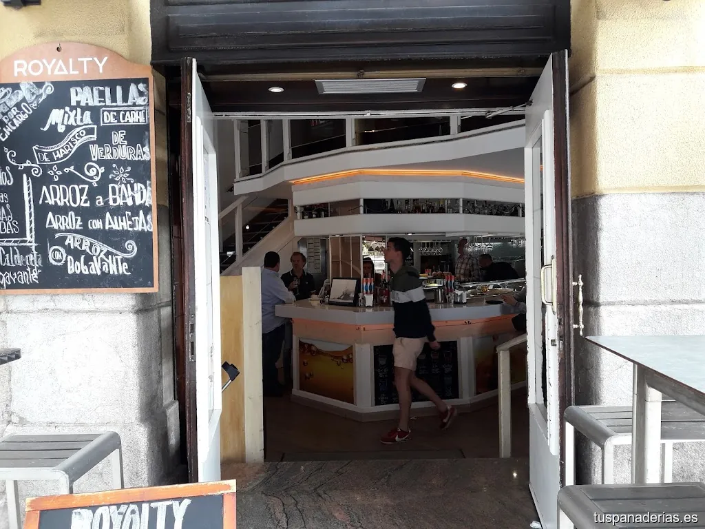 Café Royalty