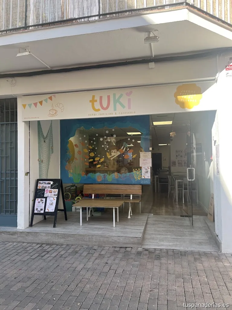 Tuki - Cafetería con espacio familiar