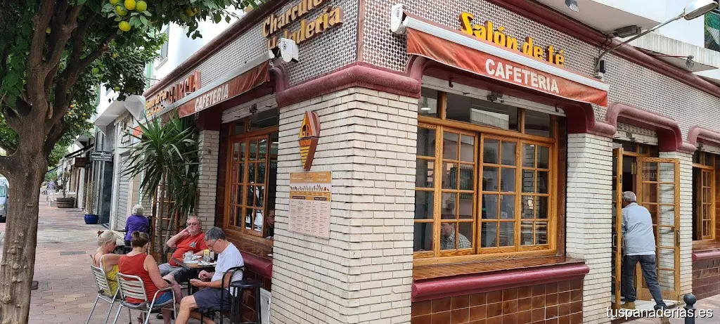 Panadería-Cafetería Los Álamos. García.